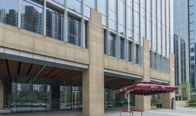 绿地中心正门图